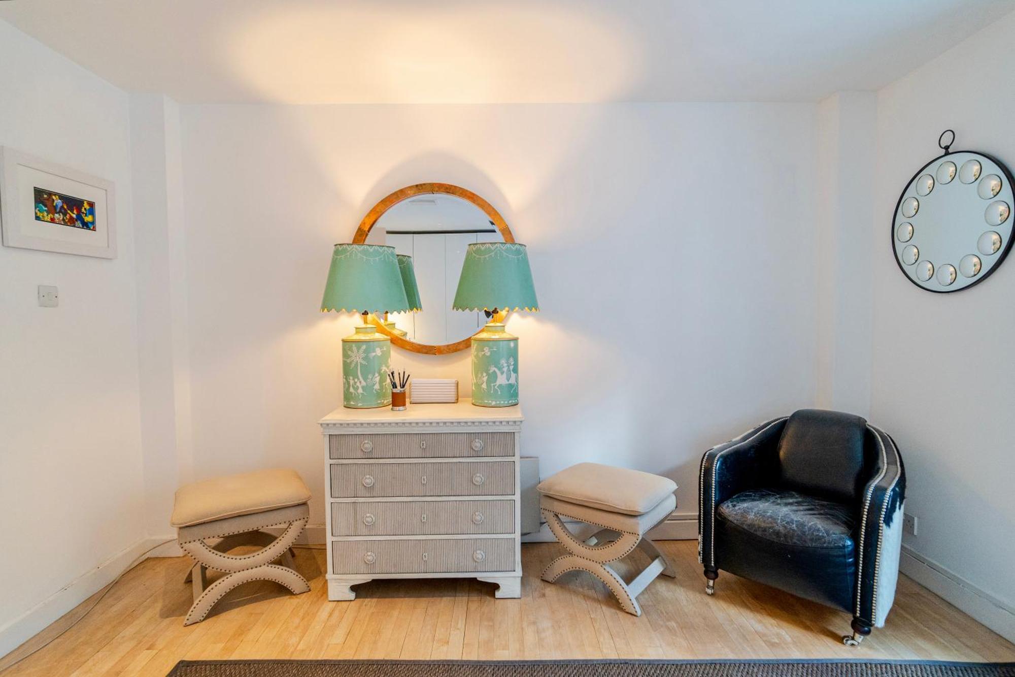 Spacious West End Duplex Apartment, W1 Londra
