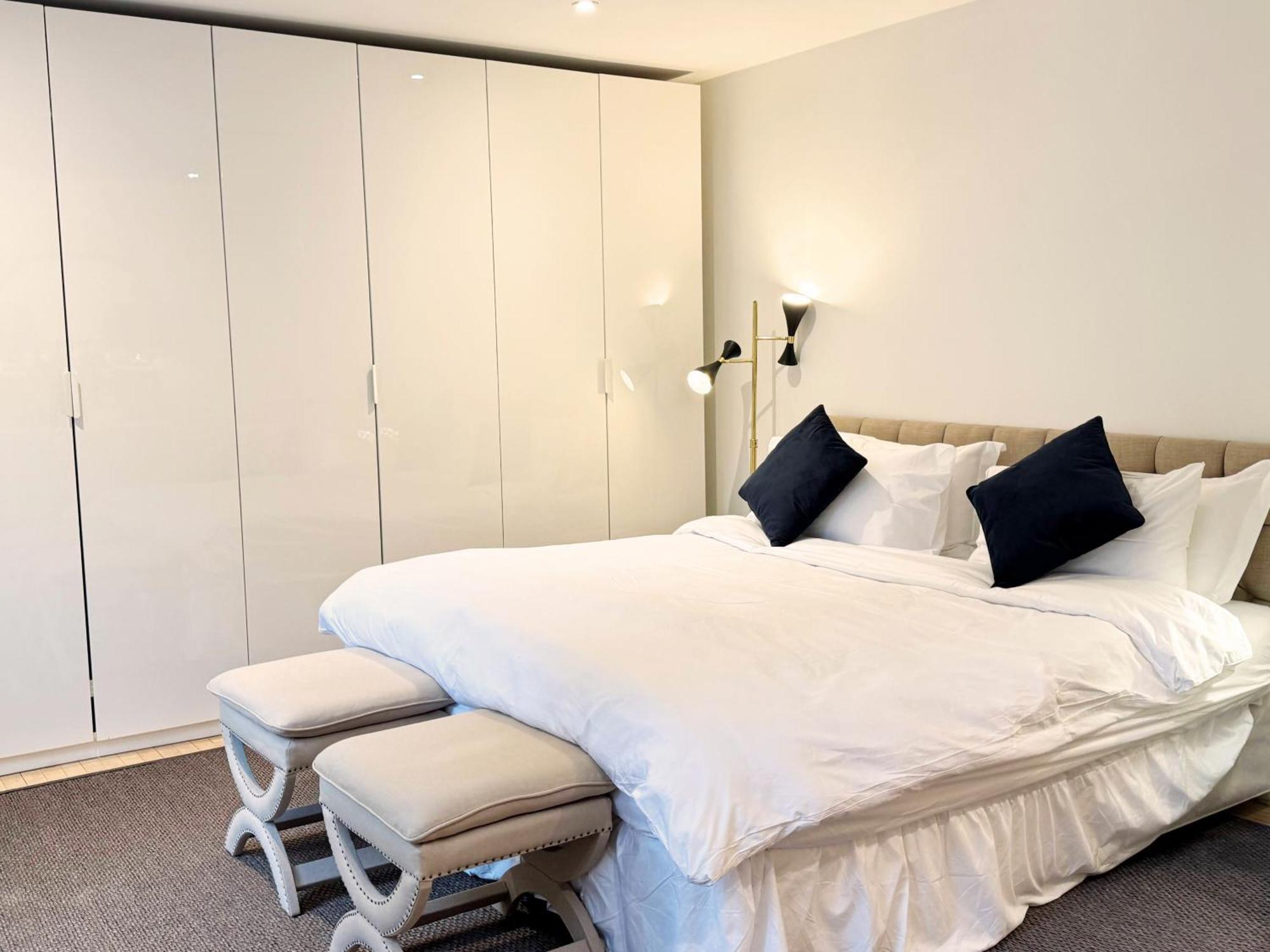 Spacious West End Duplex Apartment, W1 Appartamento